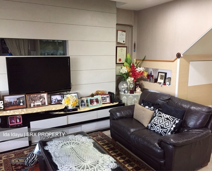 Blk 858 Tampines Avenue 5 (Tampines), HDB Executive #172762012